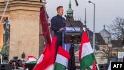 Liderul maghiar de opoziție, Peter Magyar, președintele formațiunii Tisza, ține un discurs la un miting electoral organizat la Budapesta. 15 martie 2026.