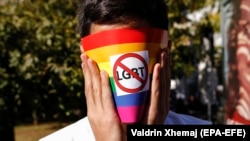 Kosovoda LGBT paradından foto