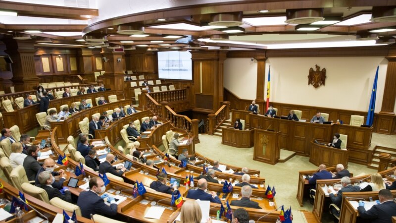 Socialiștii moldoveni acuză opoziția, după ce CC a blocat acordul de creditare cu Rusia 