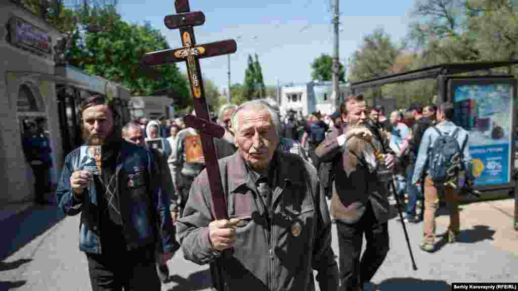 На вході до Кулікового поля зібралися кілька сотень людей, є також православні активісти