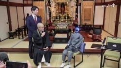 جاپان کې روباټي راهب خلکو ته د بودايي دين تعليم ورکوي