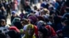 یونان: د یوه افغان او سوري کډوال په شخړه کې ۵تنه ټپیان شوي