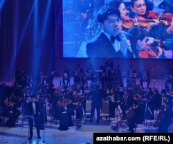 Konsertden bir pursat