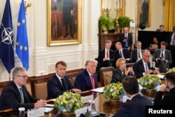 Presidenti amerikan, Donald Trump, i pret liderët evropianë, në Shtëpinë e Bardhë.