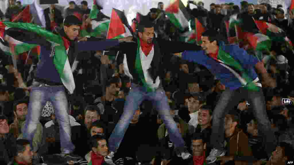 Palestina - Palestinci slave dobijeni status države promatrača u UN-u, Ramallah, 29. novembar 2012. Foto: AFP / Abbas Momani 