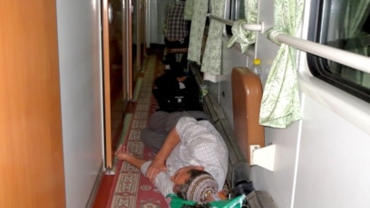 Жас қыздың кеудесіне арналған порно