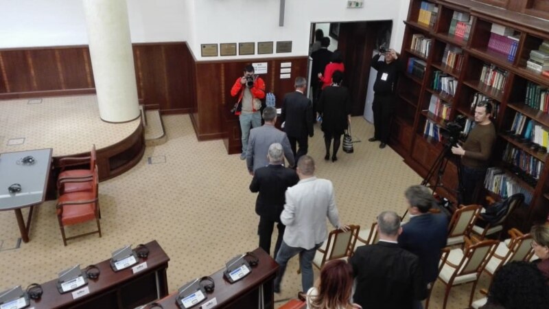 Комисијата гласаше за одземање на мандатот на Груевски, конечната одлука на Собранието