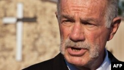 Пастор Терри Жонс бундан аввал ҳам мусулмонларнинг муқаддас китобини ёққани билан танилган.