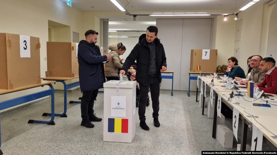 În jur de 148.000 de români au votat în Germania la alegerile prezidențiale de duminică. Călin Georgescu a obținut aici aproape 58% din voturi. (fotografie generică).