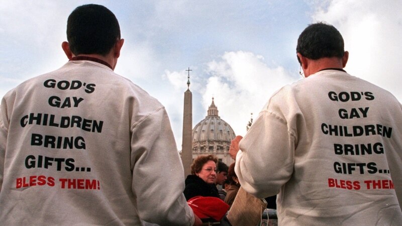 Vatican: preoții catolici nu au voie să binecuvânteze uniuni între homosexuali