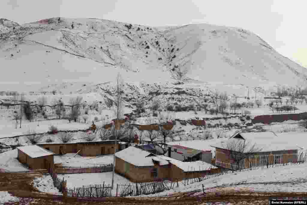 Село Чайчы, рядом с которым располагался эпицентр землетрясения, относится к Кызыл-Сууйскому сельскому округу. Здесь негодными для проживания признаны 177 домов, 11 из которых полностью разрушены. &nbsp;