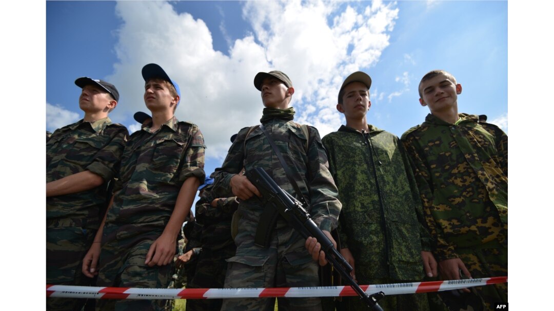 В военно-патриотическую "Зарница" в современной России играют все чаще