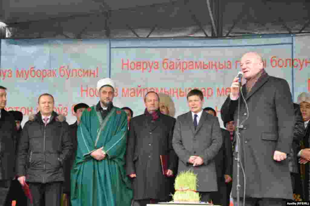 Губерна дума рәисе Виктор Сазонов:&rdquo;Самар гомер-гомергә татулык&nbsp; бизмәне булып яшәде&rdquo;