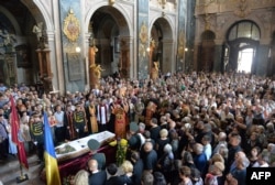 Під час прощання з Василем Сліпаком у Львові, 1 липня 2016 року