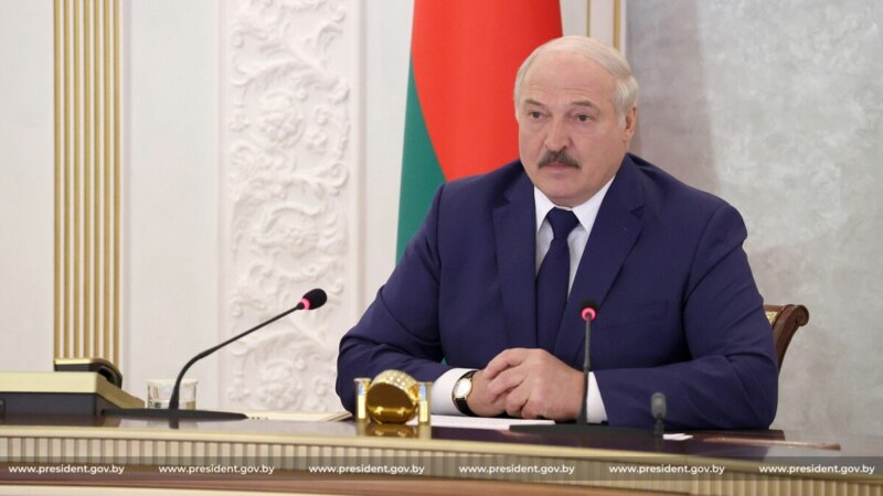 Лукашенко қонуни тирандозӣ ба сӯи эътирозгаронро имзо кард 