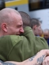 <p>Українські захисники після повернення з російського полону.<br><br>«Сьогодні Україна повернула 205 воїнів. Молоді хлопці й дорослі чоловіки з майже всіх видів і родів військ. Захисники Маріуполя та оборонці всієї лінії фронту», – <a href="https://t.me/V_Zelenskiy_official/14109" target="_self">повідомив</a> президент України Володимир Зеленський