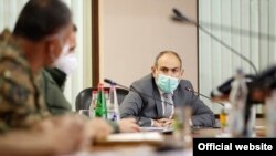 Премьер-министр Никол Пашинян проводит встречу с руководящим составом министерства обороны и Вооруженных сил, 14 июля 2020 г. 