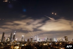 Sistemele de apărare aeriene din Israel s-au activat pentru a respinge noul val de rachete lansate de Iran înspre Tel-Aviv, în 15 iunie.
