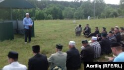 Чуашстандагы "Яңа Торын" дип аталган изгеләр урынына зиярәт