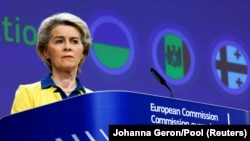 Президент Єврокомісії Урсула фон дер Ляєн під час пресконференції щодо заявок на членство в Євросоюзу України, Молдови та Грузії. Брюссель, 17 червня 2022 року 