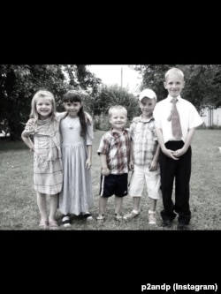 Катерина з друзями