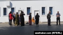 Aşgabatda çilim satuwa çykaryldy, çilimiň üstünde dawa turdy