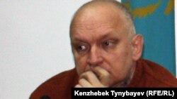 Қамаудағы тіркелмеген "Алға" партиясының жетекшісі Владимир Козлов.