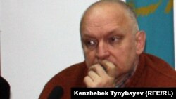 Тіркелмеген "Алға" партиясының қамаудағы жетекшісі Владимир Козлов.