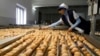 Яйца поштучно. Цены на продукты в России растут на фоне войны