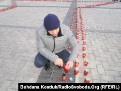 Володимир Балух не зміг підняти голову для фото – в його очах були сльози
