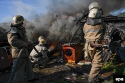 Pompieri in Sloviansk.