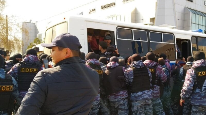 «Бойкот» и «Народ устал!». Несанкционированные акции и задержания в Казахстане