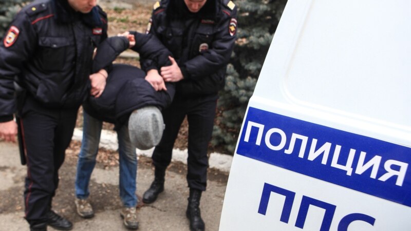 В Краснодарском крае полиция задержала местного депутата на митинге против поправок в Конституцию РФ