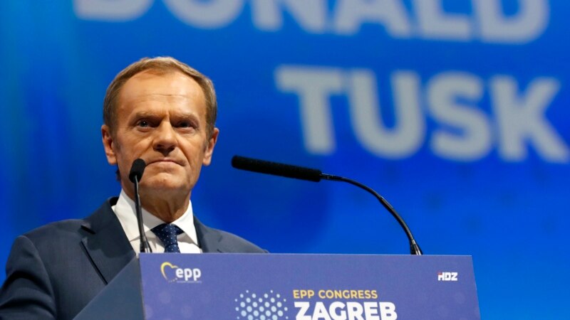 Președintele PPE, Donald Tusk, l-a criticat pe premierul ungar pentru că ar promova o „democrație degenerată”