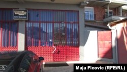 Ulaz u fitnes centar, Severna Mitrovica