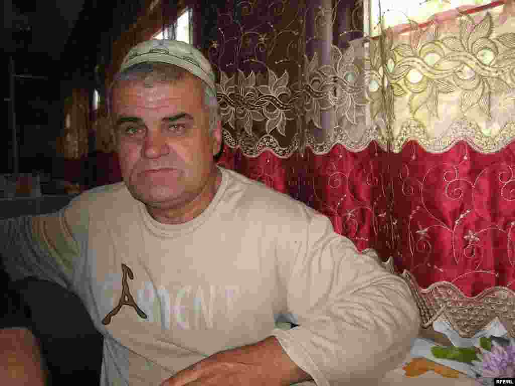 Russia -- Mukhamed Ali, Dushanbe-Moscow train for Shakirov migrant story, Jun2009 - Russia -- Mukhamed Ali, Dushanbe-Moscow train for Shakirov migrant story, Jun2009 