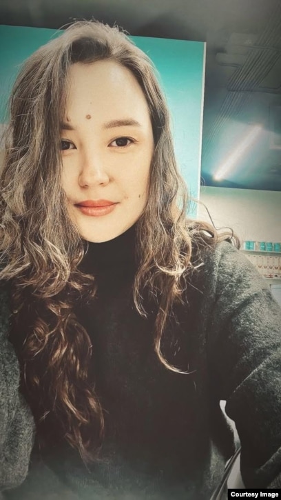 Әлеуметтік желіде жалаңаш қыздар