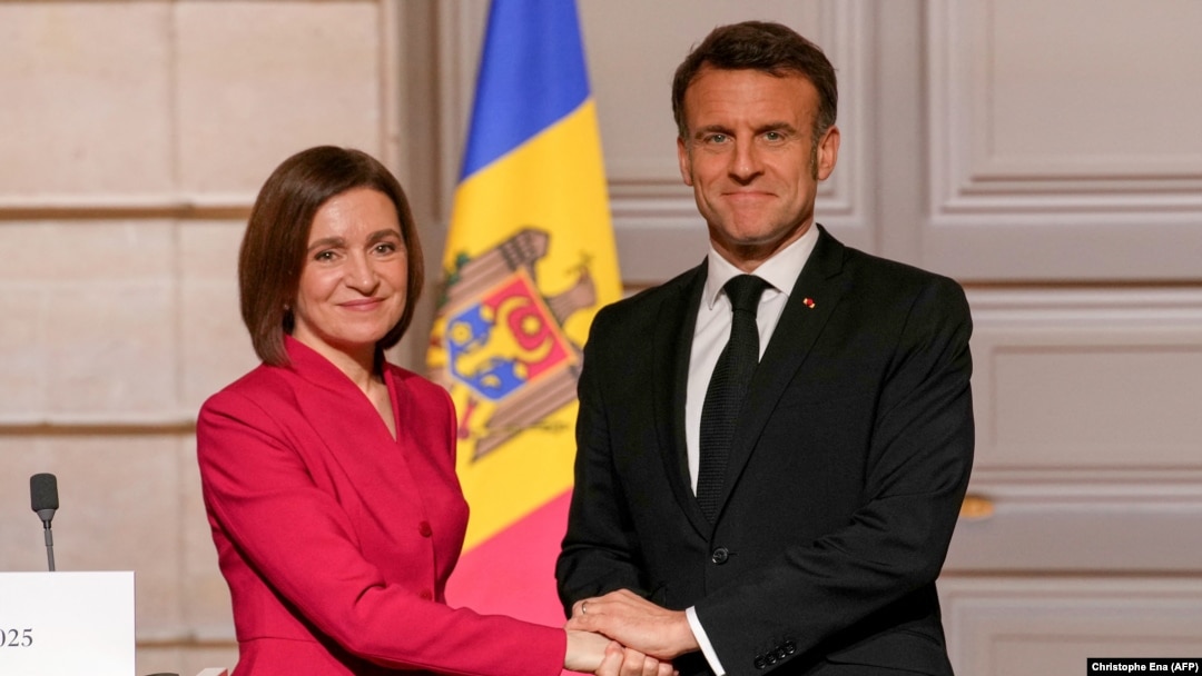 Emmanuel Macron și Maia Sandu după conferința lor de presă la Paris, din 10 martie 2025