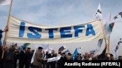Во время митинга оппозиции в Баку, 8 апреля 2012