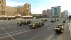 В военном параде в Баку приняли участие более 5 тысяч человек и 300 единиц боевой техники