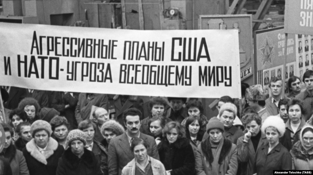 Митинг на заводе в СССР, архив