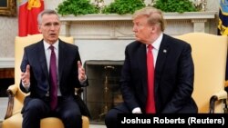 Presidenti i SHBA-së, Donald Trump dhe sekretari i Përgjithshëm i NATO-s, Jens Stoltenberg 