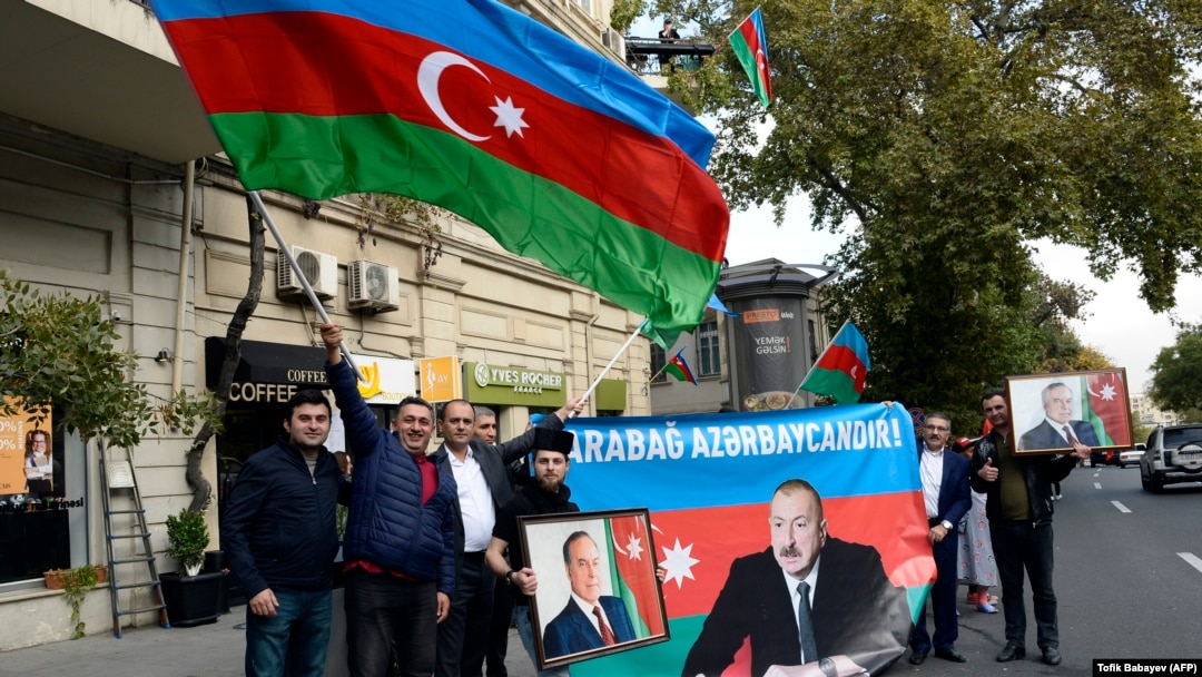 Slavlje na ulicama Bakua glavnog grada Azerbejdžana nakon potpisanog primirja