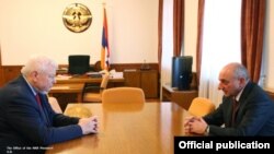 Nagorno Karabakh - Bako Sahakian (R), president of Nagorno Karabakh, meets with Andrzej Kasprzyk, personal representative of the OSCE chairperson-in-office, in Stepanakert, March 7, 2018.