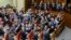Ukrajinski parlementarci aplaudiraju tokom ceremonije ratifikacije Sporazuma o stabilizaciji i pridruživanju sa EU, 16. septembar 2014.