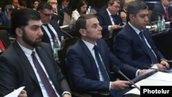 Armenia - Davit Sanasarian (L), head of the State Oversight Service, and Artur Vanetsian (R), director of the Natonal Security Service, at a cabinet meeting in Yerevan, February 21, 2019.