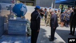 Guterres a vizitat marți zona de securitate păzită de căștile albastre, la linia de demarcație din orașul divizat Nicosia.