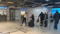 Putnici aviona iz Dubaija na Sarajevskom aerodromu, 5. mart 2026. 