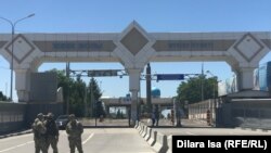 Қазақ-өзбек шекарасындағы өткізу пункті. 