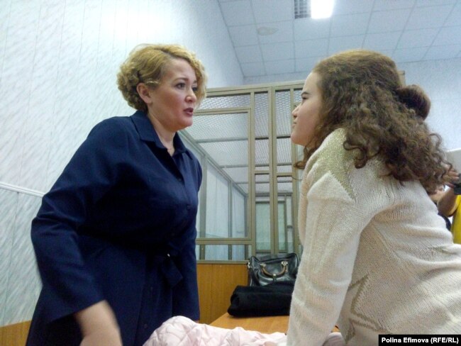Анастасия Шевченко и ее дочь Влада в зале суда. Фото: Полина Ефимова